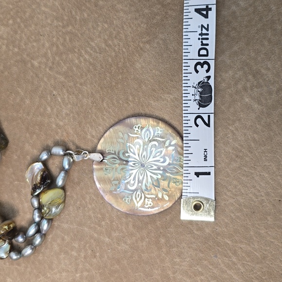 ONE OF A KIND PEARL NECKLACE - Picture 6 of 8